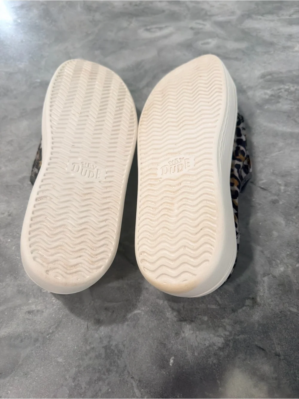 Hey Dude Austin Lift Classic Leopard Women Slip On Size 9 - Picture 5 of 6